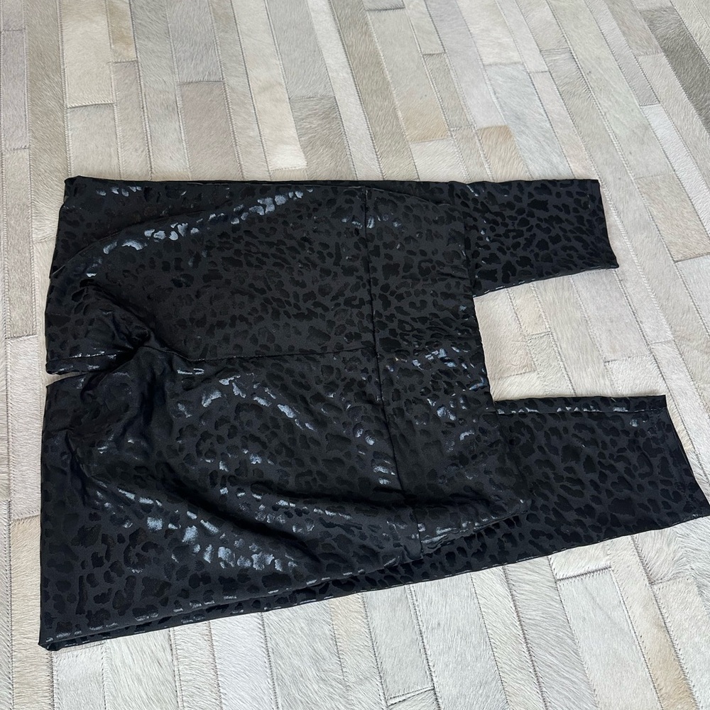 Black cheetah print Leggings 27 inseam